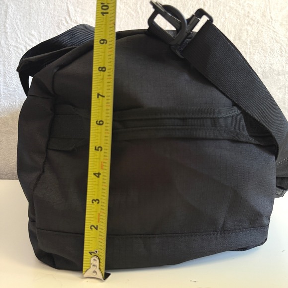 DAKINE PACKABLE EQ Duffel 35L Black Travel Gym CarryOn Shoulder Bag New W/TAGS - Picture 12 of 16